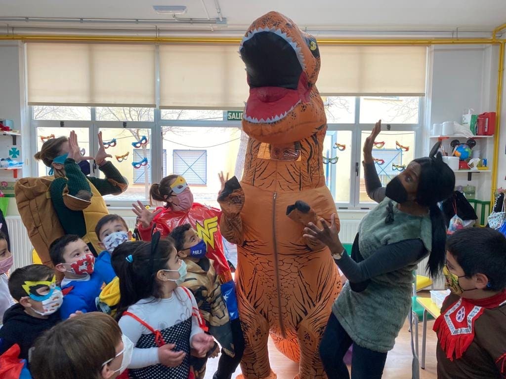 carnaval 2021 colegio cruz de piedra dinosaurio infantil