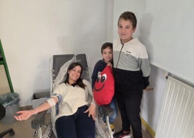 v campaña donacion de sangre colegio cruz de piedra 15